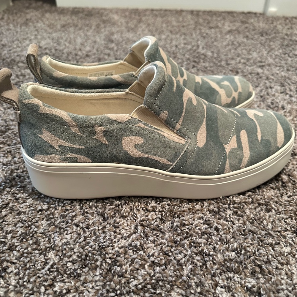 Tom’s suede slip-on sneaker
